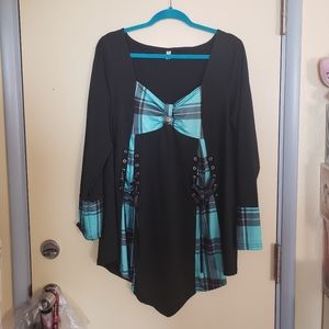 Plaid accent long sleeve top~NWOT